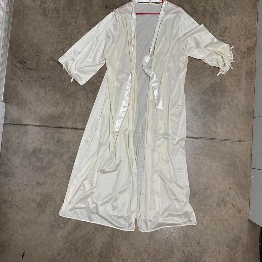 Women's White and Cream Vintage Satin Robe